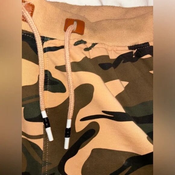 Brand new shorts nwot French brand imported fits 32-36 waists rare! desert camo - Picture 8 of 8